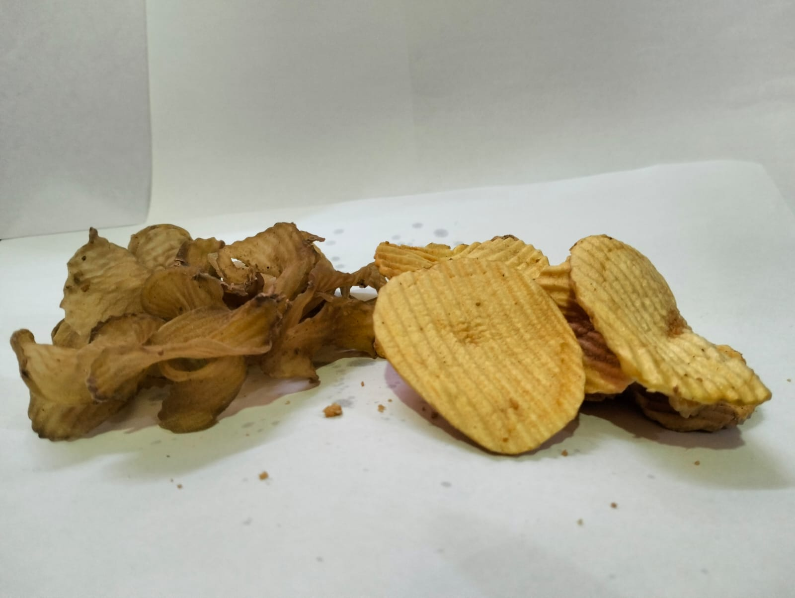 Crispy potato chips packet